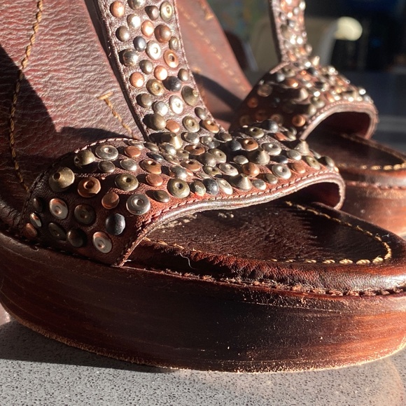 Vintage Frye, Studded 5" Heel, 1.5" Platform, Dark Brown, US 9 - Picture 3 of 6